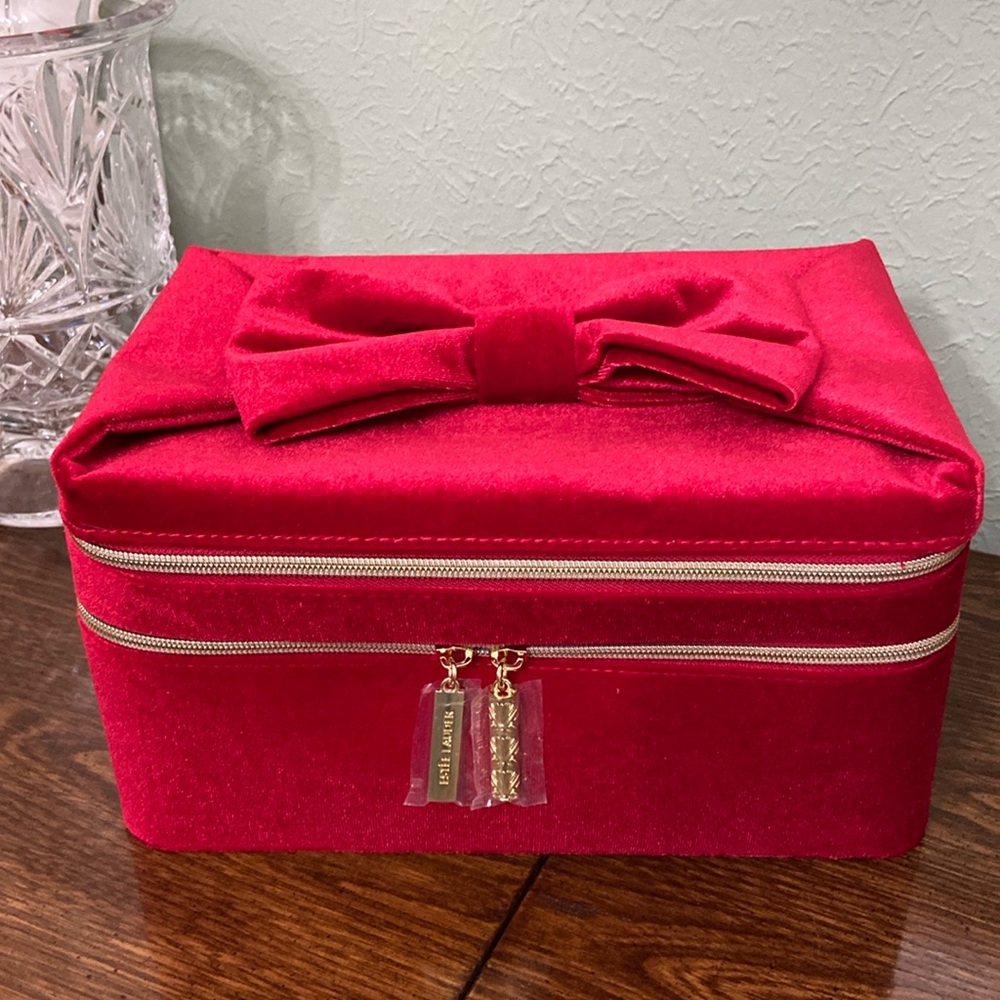 New Estée Lauder cosmetic case